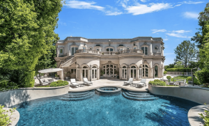 Mariah's Beverly Hills Escape Booking.com